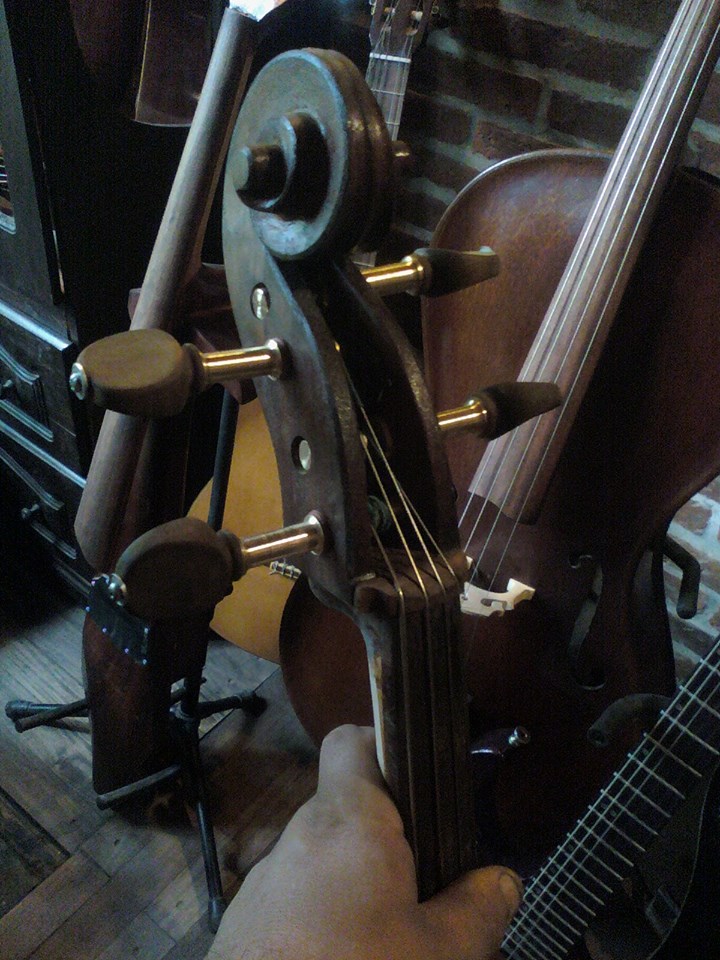 Clavijas de precisión fabricadas por el luthier argentino Pablo Verdi