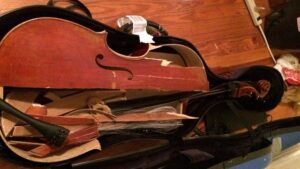 Violonchelo dañado en transporte aéreo