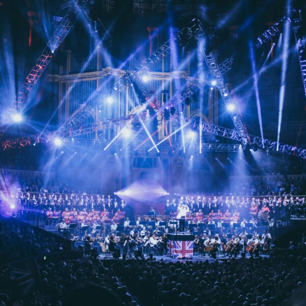Inicio 2 Una orquesta en el entretiempo del Mundial: ¿vidriera histórica o decorado de lujo?