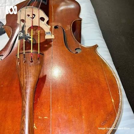 Un vuelo, dos aerolíneas y un violonchelo de 200 años hecho pedazos