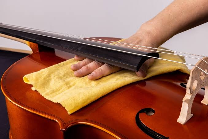 Inicio 1 Cómo limpiar el violonchelo: productos y guía paso a paso